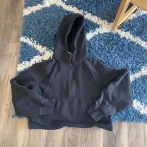Lululemon scuba cropped 1/4 zip! Black size M/L